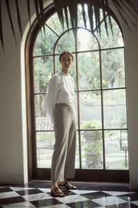 00016-Vince-Pre-Fall-20.thumb.jpg.9d91728deaaf98f53d4787f9e5007a78.jpg
