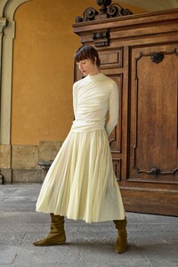 00017-Agnona-Pre-Fall-20.thumb.jpg.106927d32bf874cc49adf350f3a0dbf7.jpg