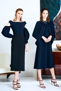 00017-Christian-Siriano-Pre-Fall-2020.thumb.jpg.1caa489d62cb4b5fb4306e8cdfd16955.jpg