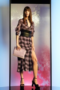 00017-altuzarra-pre-fall-2020.thumb.jpg.a9bf0e7a37ff7a8d352147e5bb77e706.jpg