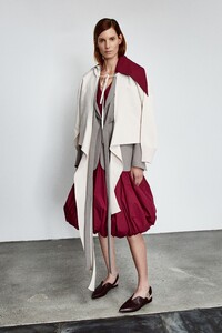 00018-3.1-Phillip-Lim-Pre-Fall-2020.thumb.jpg.292f0e0cd433abdc5fbd8d005d8a15da.jpg