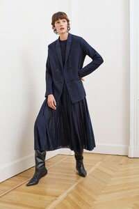 00018-Agnona-Pre-Fall-20.thumb.jpg.e8031ab2d194428fb19a61b34af60cee.jpg