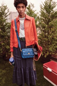 00018-Coach-Pre-Fall-2020.thumb.jpg.a552f5704c171a9ea0ce4abefc36455e.jpg