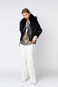 00018-Yigal-Azrouel-Pre-Fall-2020-credit-Matthew-Sgambati.thumb.jpg.6f3c41d89cdc7e2673be50186c7d8ef3.jpg