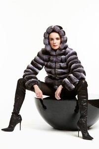 00018-dennis-basso-pre-fall-2020-credit-Masato-Onoda.thumb.jpg.f52166f566f15b028527ee2423fa2651.jpg
