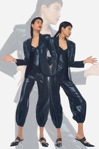 00019-norma-kamali-pre-fall-2020.thumb.jpg.f8d10ddc1c467249a20aae0a5156bde5.jpg