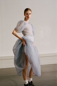 00021-Cecilie-Bahnsen-Pre-Fall-2020.thumb.jpg.36fd1ca9ca1fe6d7a7d35c5815999cfa.jpg