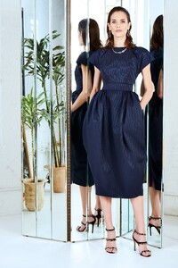 00021-Christian-Siriano-Pre-Fall-2020.thumb.jpg.a8f037f40684722b4f626a29604556d5.jpg