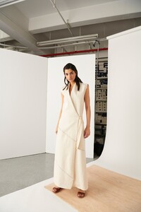 00022-Zero-Maria-Cornejo-Pre-Fall-2020-credit-Matthew-Kristall.thumb.jpg.c3a7dddba4a67bbde022698bd005b83b.jpg