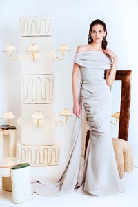 00024-Christian-Siriano-Pre-Fall-2020.thumb.jpg.5d416c496e0657654a1bd105af73cf73.jpg