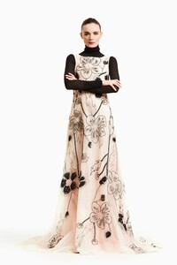 00024-dennis-basso-pre-fall-2020-credit-Masato-Onoda.thumb.jpg.6cb6aad36614426e44de711a6e0fb8f7.jpg