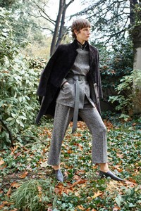 00027-Agnona-Pre-Fall-20.thumb.jpg.edfdbe87b7ca85032413798a4d1ded90.jpg