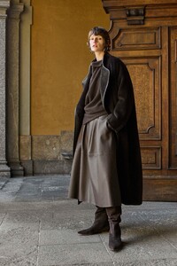 00029-Agnona-Pre-Fall-20.thumb.jpg.33493706b80098bb94062958b29fba5f.jpg