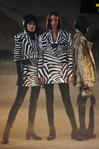 00029-BALMAIN-Pre-Fall-2020.thumb.jpg.386b491b63a12d1d8b80f33bbb25de50.jpg