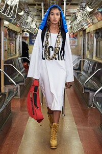 00031-Moschino-Pre-Fall_2020-_SDR0745.thumb.jpg.bc5af87279806367ea27804414994ddb.jpg