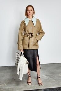 00034-3.1-Phillip-Lim-Pre-Fall-2020.thumb.jpg.beca9c3c03d98cdc284b26aec6dfe39f.jpg