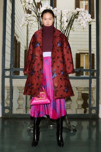 00035-Valentino-Pre-Fall-2020.thumb.jpg.71311a5878403f49939ea2dd91088bb9.jpg