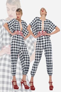 00039-norma-kamali-pre-fall-2020.thumb.jpg.a01f8e7c8fc126ad389cfa1991086465.jpg