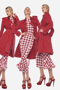 00044-norma-kamali-pre-fall-2020.thumb.jpg.04ad1cdf4802a0fbd7ebd5b2034f8f86.jpg