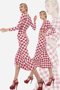 00050-norma-kamali-pre-fall-2020.thumb.jpg.d2180e6e19b083c66b76d91012d8c957.jpg