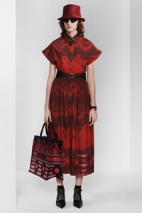 00061-christian-dior-pre-fall-2020.thumb.jpg.adf520237cd91402f184e9f58cdb88e7.jpg