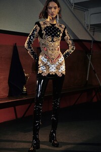 00066-BALMAIN-Pre-Fall-2020.thumb.jpg.a42819618e0d6ef9504ee77d7069e38c.jpg