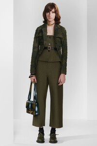 00071-christian-dior-pre-fall-2020.thumb.jpg.e95d48adc4d2dd8f9dfc25e74ba366a6.jpg