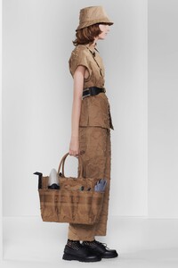 00081-christian-dior-pre-fall-2020.thumb.jpg.f2e4ee279b48ca2d9d4f7d2047bd1a66.jpg