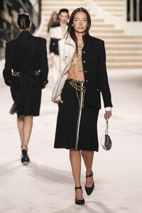 1001952354_ChanelMetiersArt20192020RunwayLeGrandtuwkhM-aW3Qx.thumb.jpg.3dd48c4c7893f582b354f7402e66299b.jpg