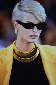 1033562565_donna-karan-fw-1991(1).thumb.jpg.b3d94a39d33bd299c2328d02a7e8a537.jpg