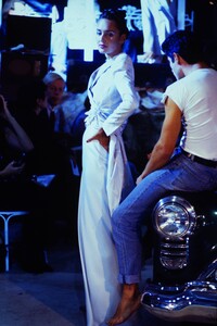 1047905950_john-galliano-ss-1995(10).thumb.jpg.dae6d51328673190e872228030c776c9.jpg