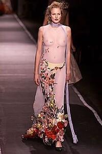 1050565060_gaultier-spring(1).thumb.jpg.beebe4730932de55e2a20069bc163b2e.jpg