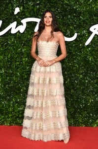 [1191486499] The Fashion Awards 2019 - Red Carpet Arrivals.jpg