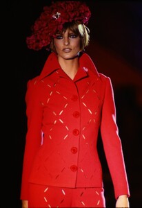 1076403136_versace-hc-fw-1993(13).thumb.jpg.986c2021b659e2b08630b475a08166fb.jpg