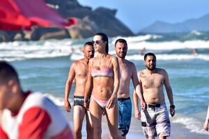        ale301219BZNimage48.jpg