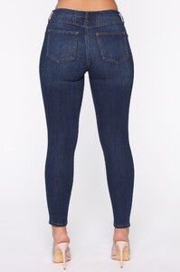 11-18-19_Studio_3_JP_JJ_PA_11-39-43_30__FN21271SS_DarkDenim_0818_RG.jpg