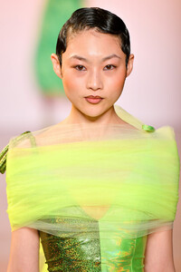 111327384_ChristopherJohnRogersRunwaySeptember2019Kse8dbHtAMtx.thumb.jpg.43757128698abbef04b8bebf22b1bbdd.jpg
