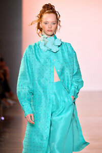 1118170236_ChristopherJohnRogersRunwaySeptember2019FPnOGCHZIgIx.thumb.jpg.5653fc0c902358520d0ce7bfd273a693.jpg