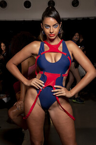 1138017598_ChromatSpring2020Backstage1104dEaHpTPx.thumb.jpg.6dde3b4183c7f082dd77210ef18db1b6.jpg