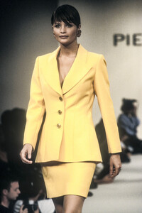 1164007601_PierreBalmain1994WomenRTW1.thumb.jpg.671fe6eae8fdc1f69716a1e5ef43f6e7.jpg