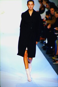 1174639654_narciso-rodriguez-fw-1999(8).thumb.jpg.3feaef30329e84df4f2f286d6ff89520.jpg