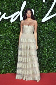 [1191492061] The Fashion Awards 2019 - Red Carpet Arrivals.jpg