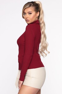 12-14-19_Studio_3_DM_LE_12-36-21_56__SW2669_Burgundy_CC_1058_JK_JK.jpg