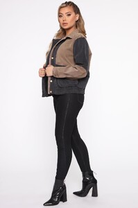 12-23-19_Studio_3_RM_LE_15-03-12_60__MJDNJ0460_GREY_R_0631_JK.jpg