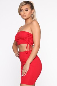 12-24-19_Studio_3_DM_LE_09-57-40_10__NST10546_Red_0680_NT.jpg