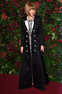 Anna+Wintour+65th+Evening+Standard+Theatre+H-SrK5rVu56x.jpg