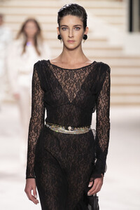 1216608406_ChanelMetiersArt20192020RunwayLeGrandY9f3dTddHZ9x.thumb.jpg.a344f8e011ec59ecf4adcec1376046da.jpg