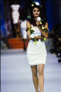 1243147599_helena-christensen(4).thumb.jpg.376a791e550aa7afebbce01ffd1370ef.jpg