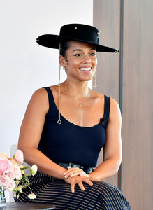 Alicia+Keys+Billboard+x+Amex+Impact+Brunch+p9bknBpSHPAx.jpg
