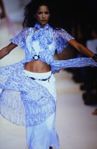 1250646534_karl-lagerfeld-ss-1993(4).thumb.jpg.cd53fae630146339771a8e842fe9d2f8.jpg